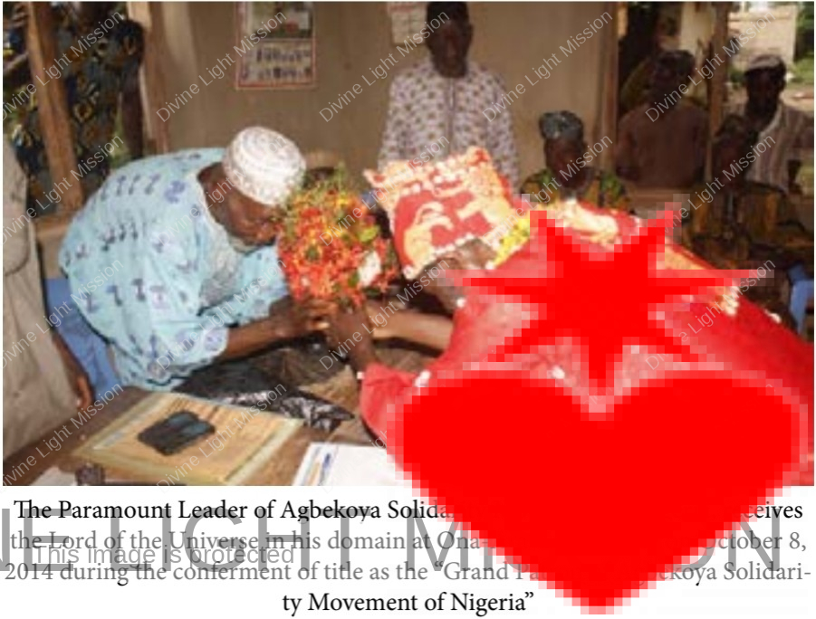 The Paramount Leader of Agbekoya Solidarity Movement of Nigeria, receivers the Lord of the Universe in his domain at Ona-Ara Community on Octorber 8, 2014 during the conferment of title as the "Grand Patron of Agbekoya Solidarity Movement of Nigeria"